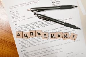 contract agreement by RDNE Project, source:pexels